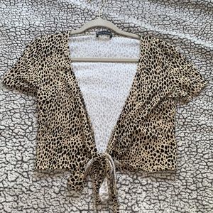 Brandy Melville cropped tie shirt